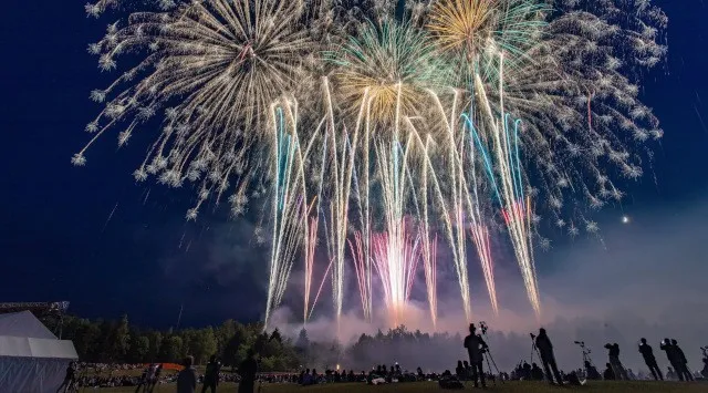 大自然の中で “花火・音楽・グルメ・体験型コンテンツ” が一体になった夏の一日！「たきの花火2026」6月20日(土)開催！札幌市郊外・国営滝野すずらん丘陵公園を舞台に開催する野外エンターテインメント