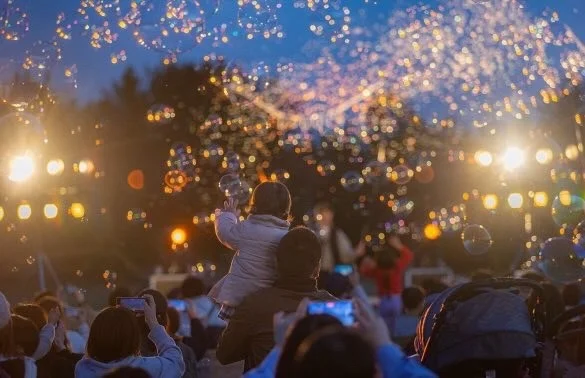 今年の夏も、家族で「夜まで遊べる」山梨へ出かけよう！7月17日より8月30日まで「fumottoナイトマーケット2026」連日開催！Team Bub、一之森大湖、 DJ CELLY の来場も決定！