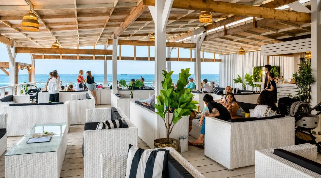 都心から１時間、"日帰り南国"へ。BBQも海水浴も欲張れる人気プラン、海の家『海渡-KAITO YUIGAHAMA-』に多数登場。
