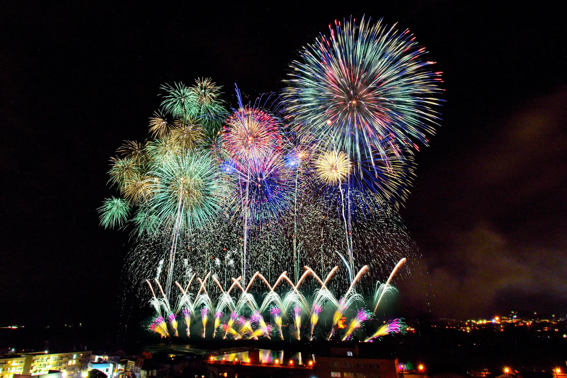 【新潟県小千谷市】人口約3万人のまちで約7,000発の花火大会⁉花火のまちが誇る「おぢやまつり」を開催！（8月21日～23日）小千谷市