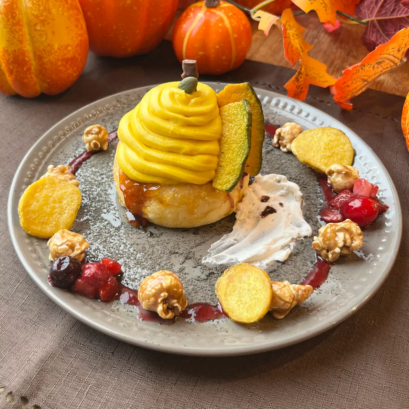 【ハロウィーン企画】広島空港前・八天堂ビレッジで限定メニュー＆イベント！食べて・遊んで・仮装して、家族の思い出を作る“体験型ハロウィーン”　株式会社八天堂