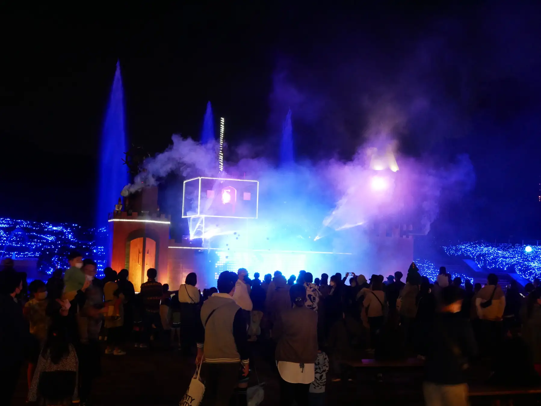 約55万球のイルミネーション「森のハロウィンナイト」開催（国営武蔵丘陵森林公園）都会とはひと味ちがう輝き。夜の森が魔法に包まれます。一般財団法人 公園財団　Parks Japan.F