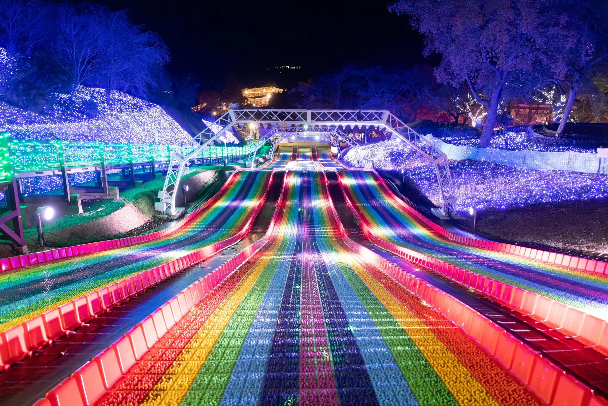 神奈川県・相模原市「さがみ湖イルミリオン」11月14日(土)開幕｜関東最大級約600万球のイルミネーションイベント。アーティストとのコラボレーションエリア「オトイルミ」も開催　富士急行