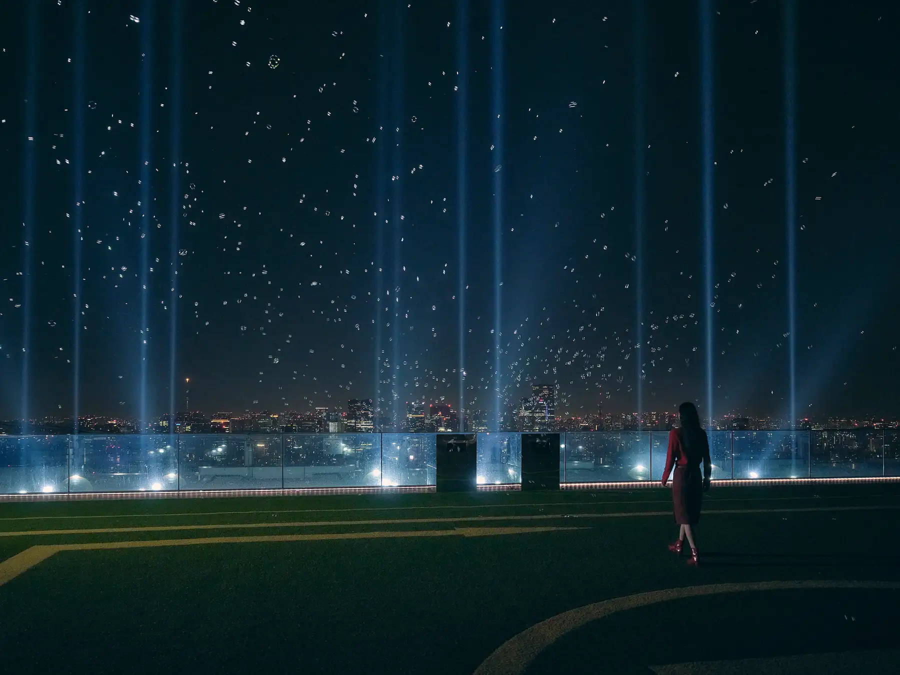 冬の空に広がる、光と音の幻想世界　都市の羨望と呼応するインスタレーション「Sparkling View」を11月5日（木）より開催　過去最大ボリュームのミラーバルーンと、光・映像・音が連動
