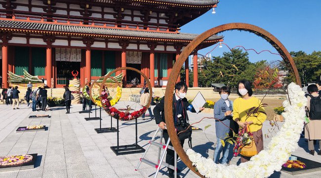 姫路城を花のオブジェで装飾します！フラワーライフ振興協議会 花のオブジェを利用した、姫路城の装飾 午前９時～午後４時 令和3年2月20日(土)～21日(日)