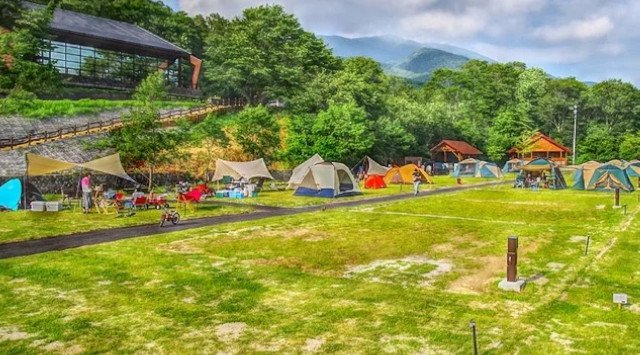 東北で人気のキャンプ場 第３位！　名湯の湯めぐりも楽しめる「網張温泉キャンプ場」　今シーズンは４月２９日（金）オープン　手ぶらでキャンパーには盛岡駅からの送迎バスも便利！自然にときめくリゾート 休暇村