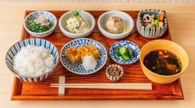 「毎日通いたくなる」をコンセプトにした新店舗「dancyu食堂」が2022年4月27日(水) ついにグランドオープン！
同日リニューアル開業するJR東京駅の改札外の新施設「グランスタ八重北」に出店。