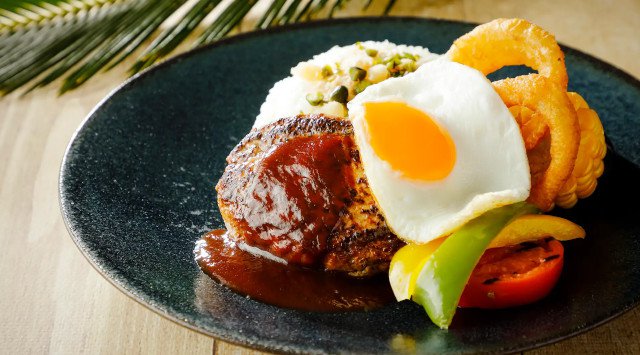 南紀白浜マリオットホテル　南紀白浜で楽しむハワイアンテイストのディナーブッフェ「Shirahama Hawaiian Buffet」を発売　～ラウンジメニューにもハワイアンフードが登場～