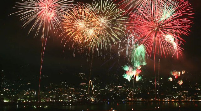 【5月21日・6月4日追加開催】熱海海上花火大会追加開催。次回は、4月15日！特等席確約の送迎付きプランの販売中（残り少なくなってます）株式会社サイトプラス