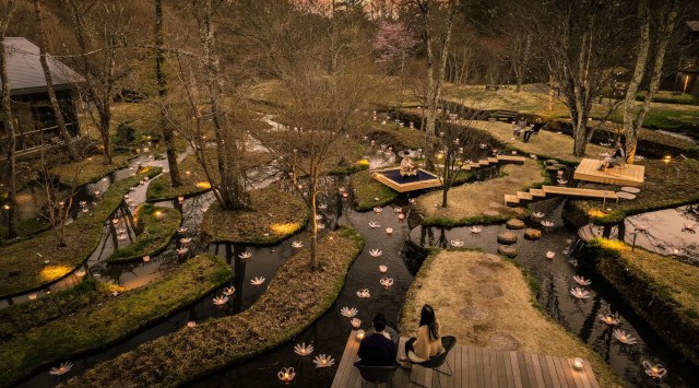 【星のや軽井沢】約300個の花行燈が灯る幻想的な空間で、春の到来を寿ぐ催し「軽井沢 花の宴」を今年も開催｜期間：2024年3月1日～4月26日　星野リゾート