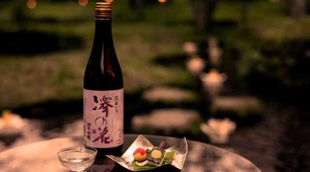 【星のや軽井沢】約300個の花行燈が灯る幻想的な空間で、春の到来を寿ぐ催し「軽井沢 花の宴」を今年も開催｜期間：2024年3月1日～4月26日　星野リゾート