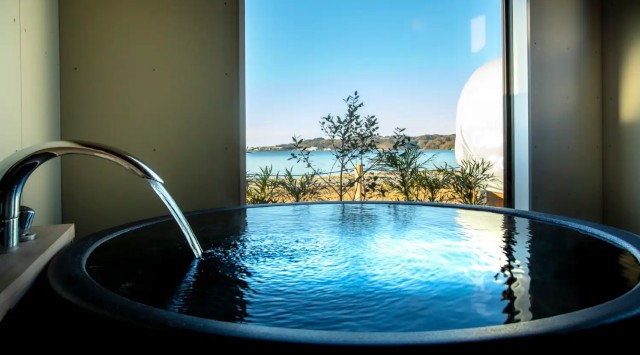 【7月20日限定】お部屋から打ち上げ花火を一望！全室源泉かけ流し温泉付きグランピング「グランレイク鳥取」で過ごす特別な一夜 スペシャルプランの予約受付を開始しました ブッキングリゾート