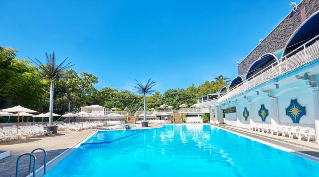 花火のベストビューはホテルから。「2025神宮外苑花火大会」鑑賞宿泊プランを6/3（火）12時予約開始 人混みも猛暑も避けて快適に！プール＆お部屋で食べるグルメオプションも 株式会社ニュー・オータニ