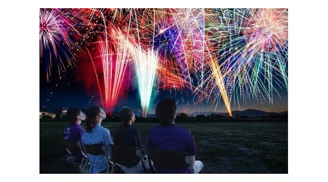 「京都・保津川花火大会」は現在一部チケットの先行販売中。すでに一部席種は残りわずか。完全チケット制のため、希望の席種は売り切れ前にお買い求めを！亀岡市